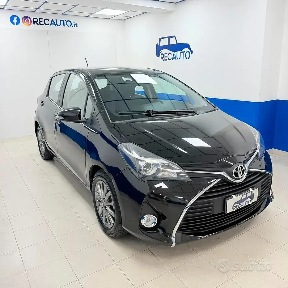 Usata Toyota Yaris Lounge 90 CV (66 kW) 2016 Nero Berlina