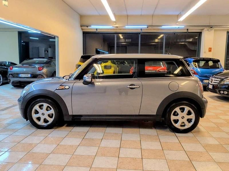 Usata Mini ONE 75 CV (55 kW) 2010 Dark grey england Utilitaria