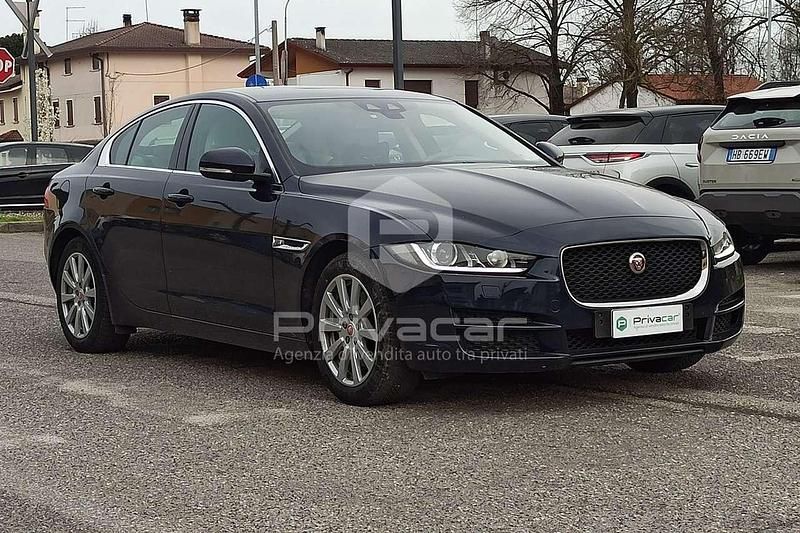 Usata Jaguar XE Prestige 179 CV (131 kW) 2018 Blu Berlina