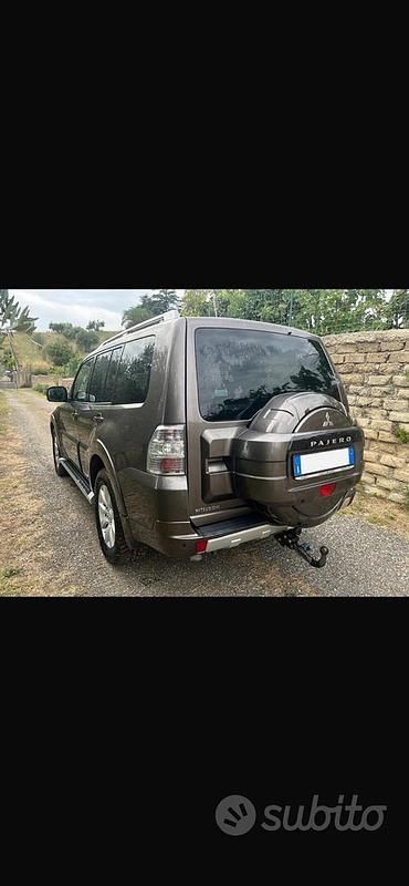 Usata Mitsubishi Pajero 200 CV (147 kW) 2009 Marrone SUV