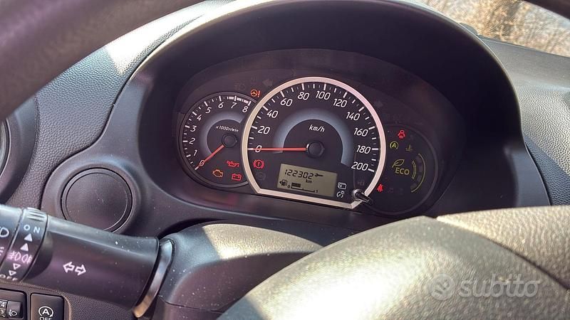 Usata Mitsubishi Space Star Intense 71 CV (52 kW) 2014 Nero Monovolume