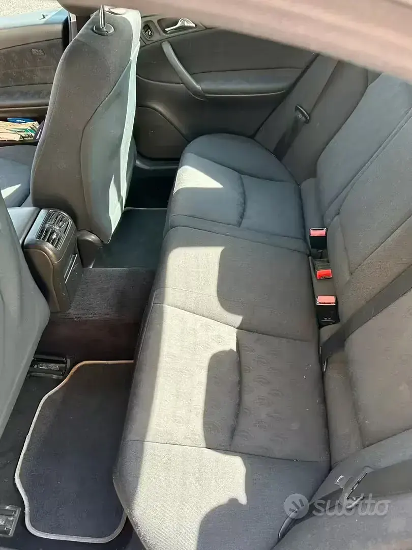 Usata Mercedes C200 163 CV (119 kW) 2005 Grigio Berlina