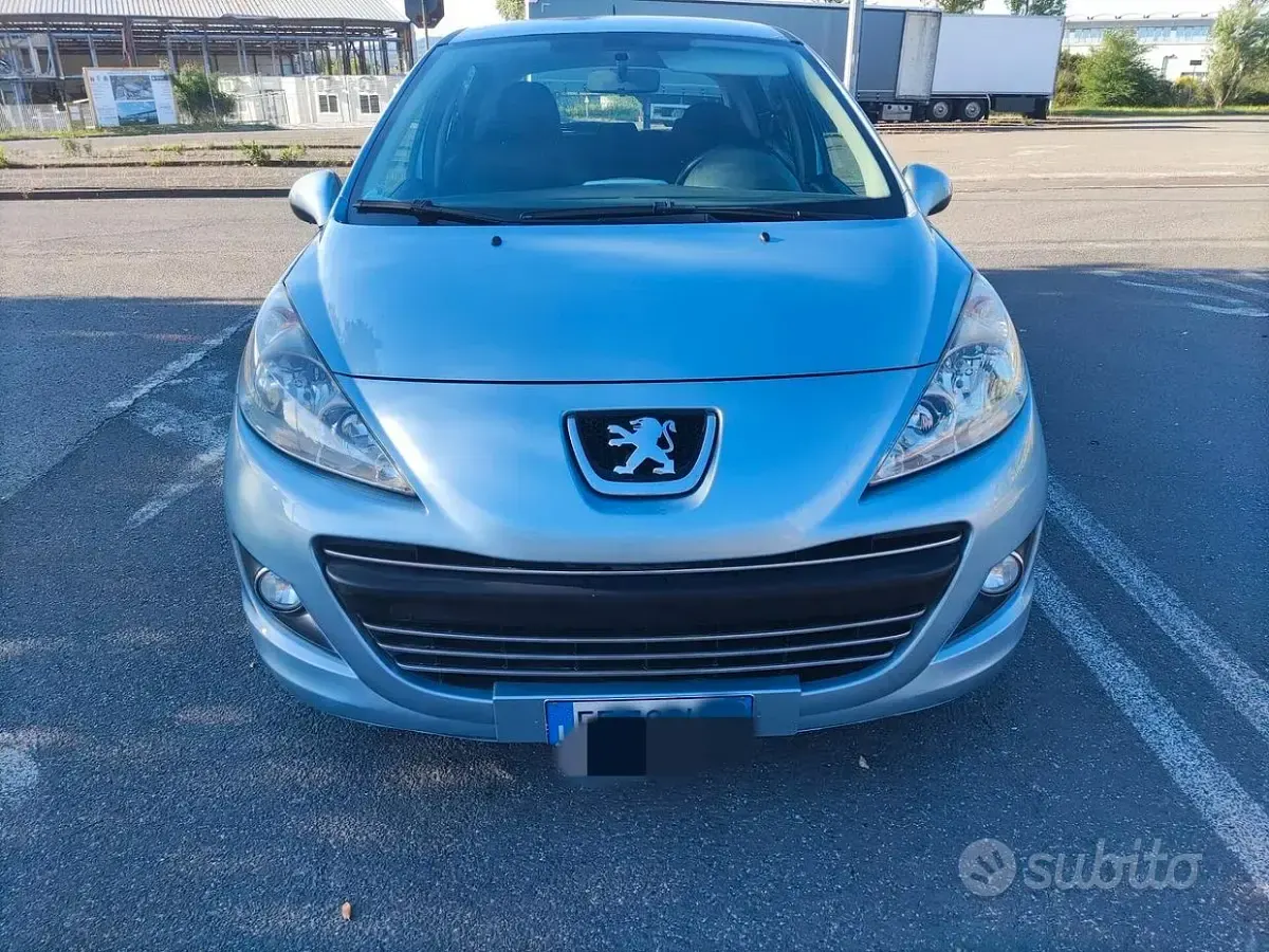 Begagnad Peugeot 207 Sport 68 HK (50 kW) 2010 Grå Sedan