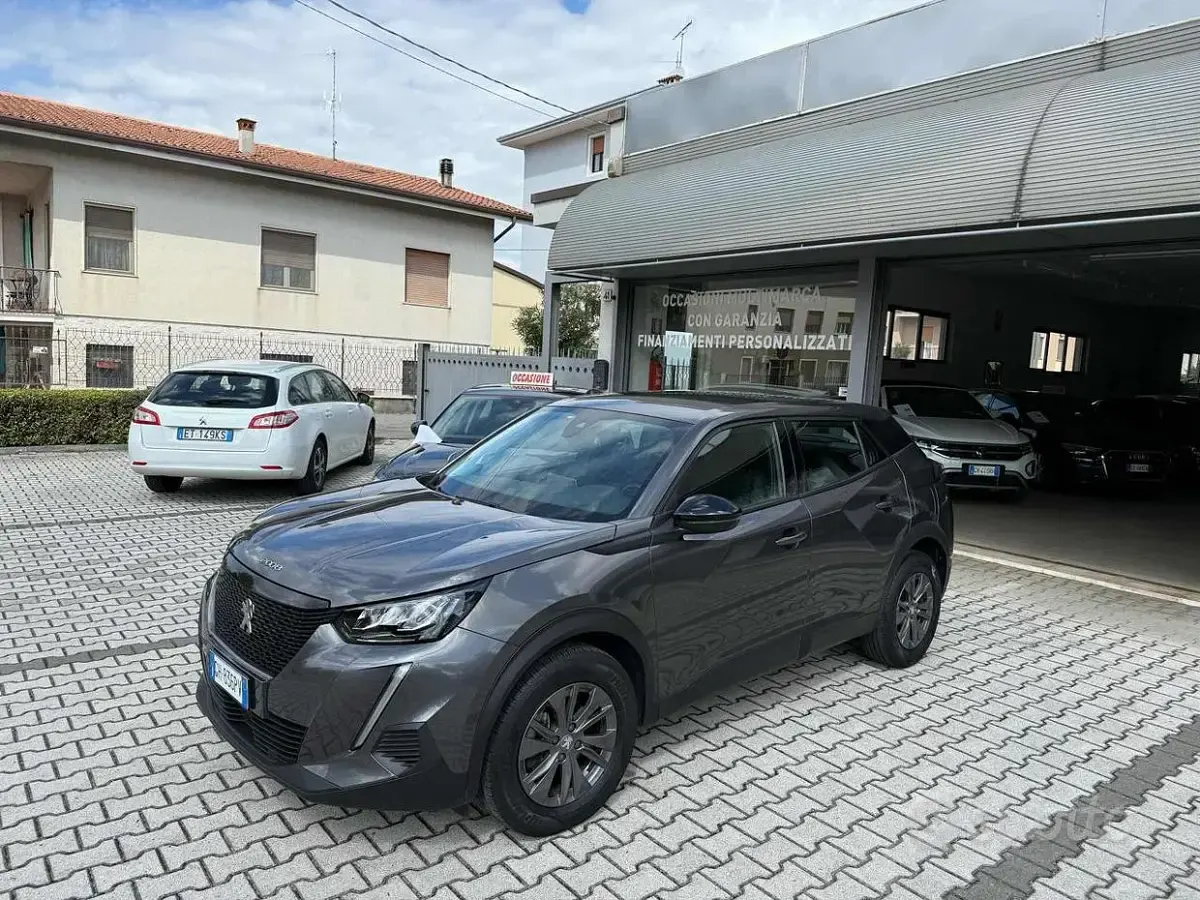 Usata Peugeot 2008 Allure 131 CV (96 kW) 2021 Grigio SUV