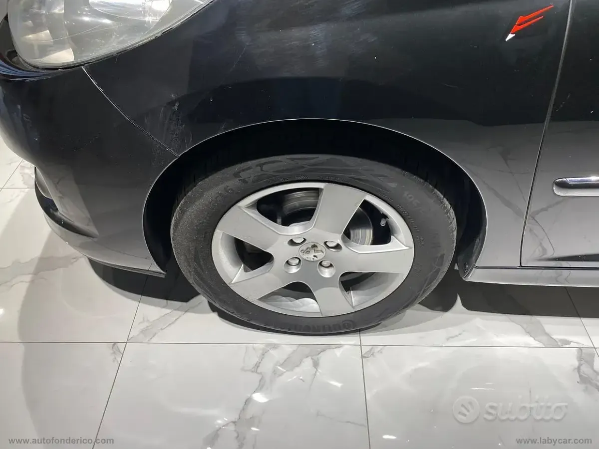 Gebraucht Peugeot 207 Allure 93 PS (68 kW) 2012 Schwarz Kombi
