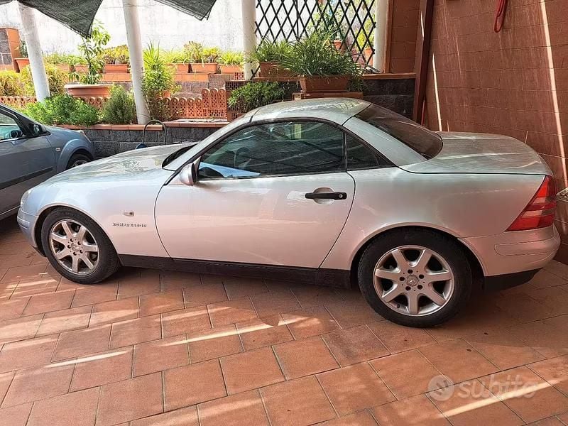 Usata Mercedes SLK200 192 CV (141 kW) 2000 Grigio Cabrio