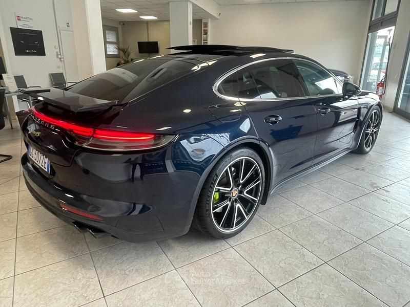 Usata Porsche Panamera 560 CV (411 kW) 2021 Blu/azzurro Berlina