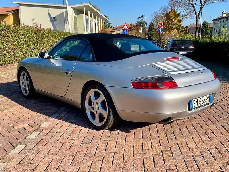Usata Porsche 911 Carrera Cabriolet 2001 Grigio Cabrio
