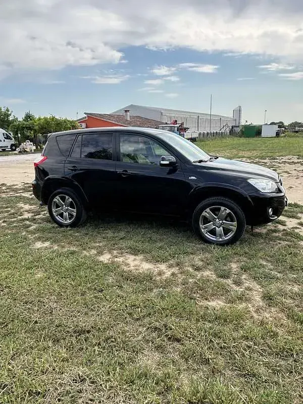 Usata Toyota RAV4 Luxury 150 CV (110 kW) 2009 SUV