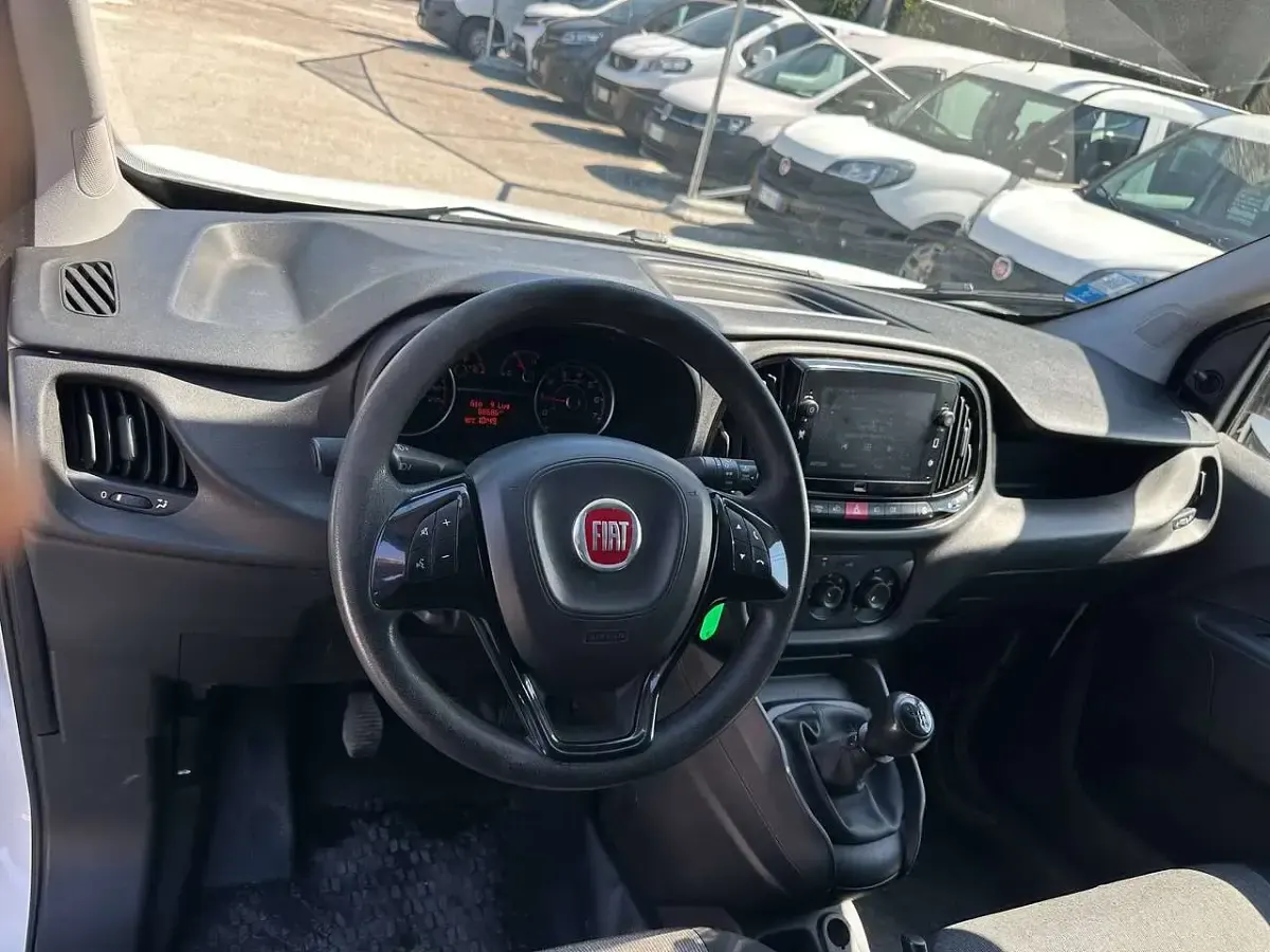 Usata Fiat Doblò 120 CV (88 kW) 2022 Bianco Monovolume