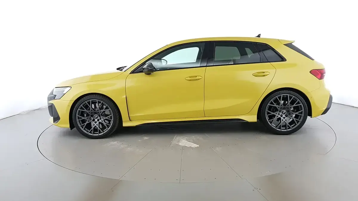 Usata Audi RS3 400 CV (294 kW) 2025 Giallo pitone Berlina