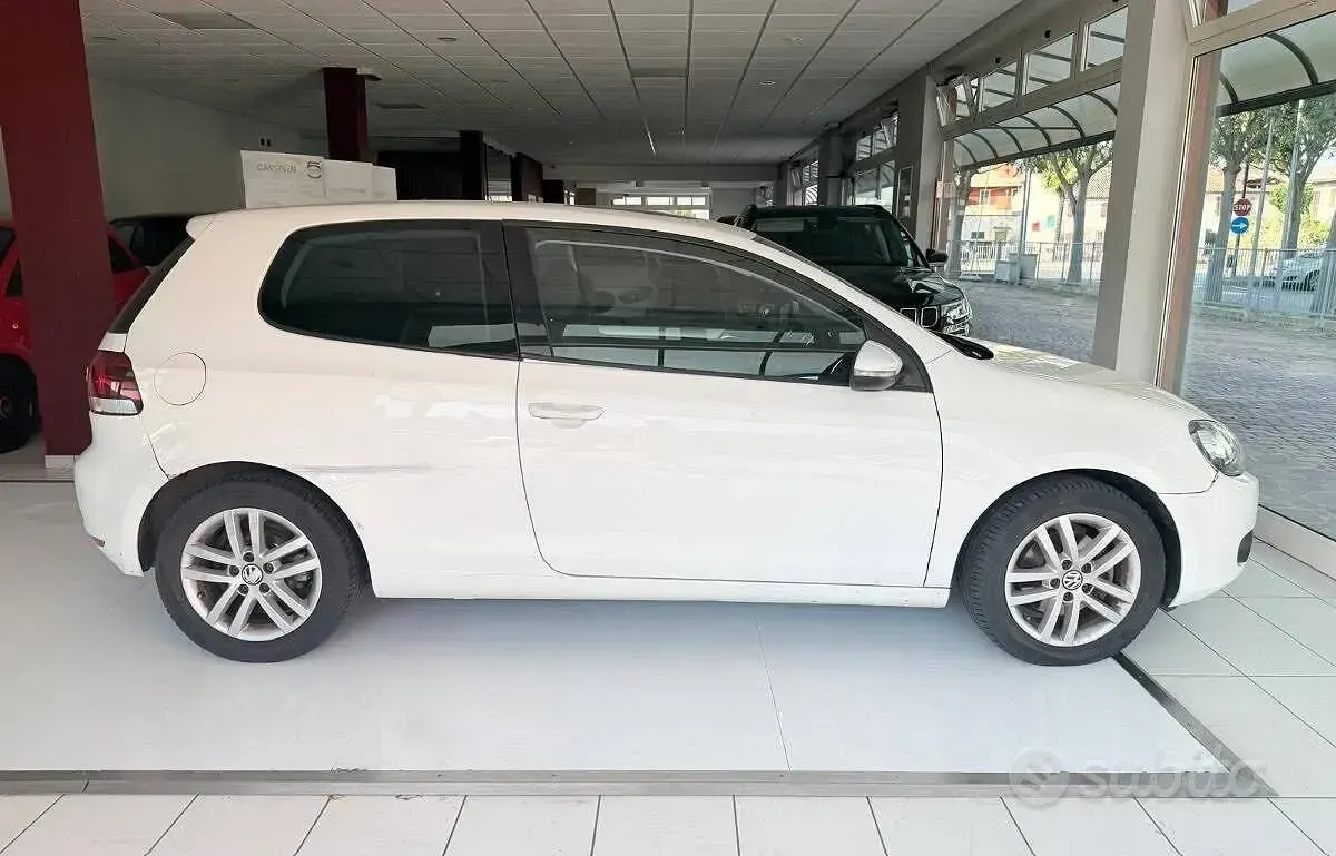 Usata VW Golf VI Highline 122 CV (89 kW) 2009 Bianco Utilitaria