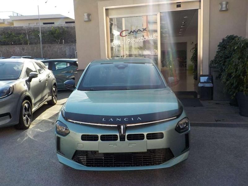 Nuova Lancia Ypsilon 101 CV (74 kW) 2025 Vari colori Utilitaria