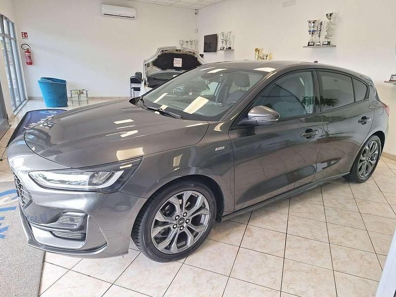 Usata Ford Focus ST-Line 116 CV (85 kW) 2024 Grigio Berlina