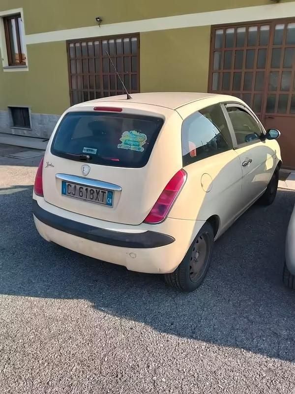 Usata Lancia Ypsilon 2003 Utilitaria