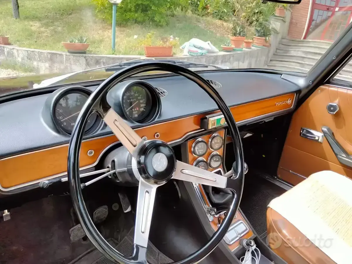 Second-hand Alfa Romeo 1750 1970 Maro Berlinǎ