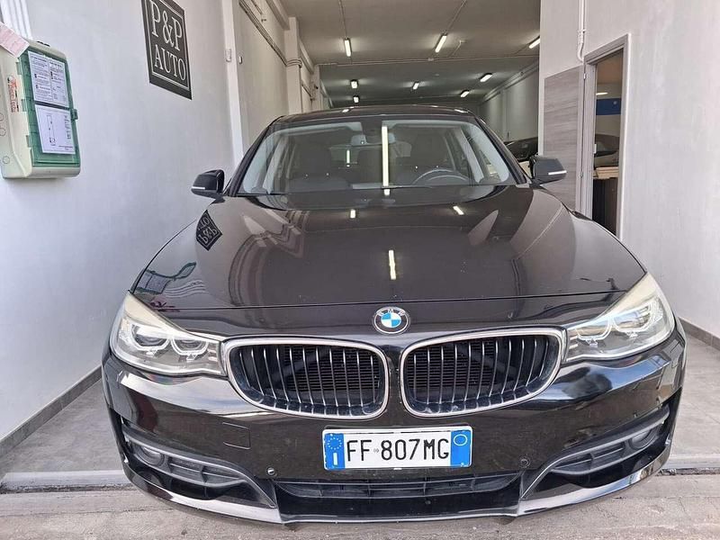 Usata BMW 318 Gran Turismo Luxury Line 150 CV (110 kW) 2016 Nero Berlina