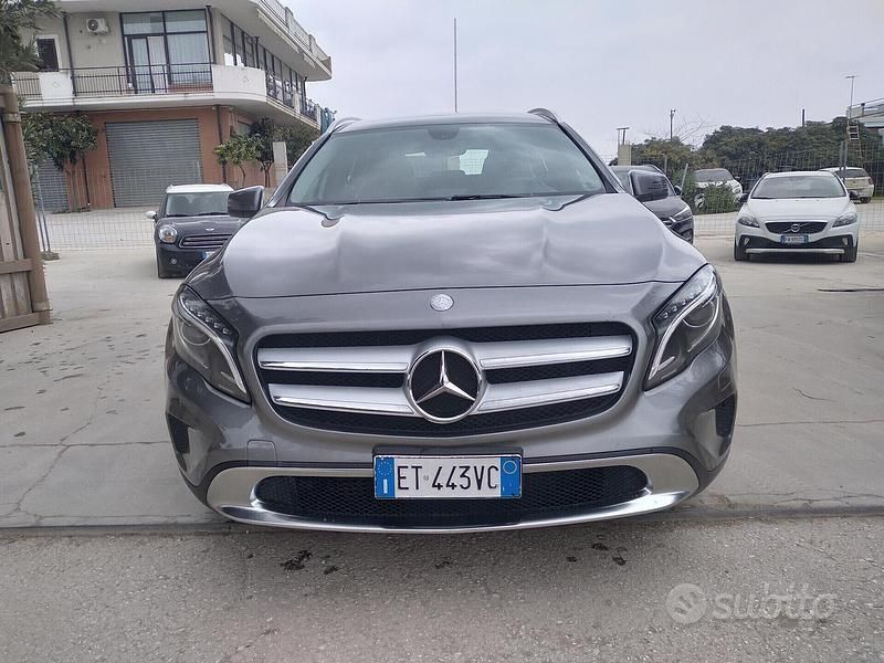 Usata Mercedes GLA200 136 CV (100 kW) 2014 Grigio SUV