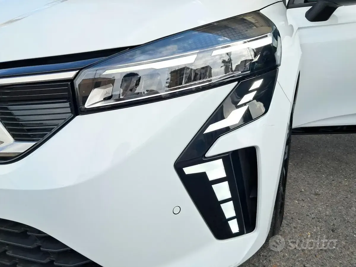 Usata Mitsubishi Colt Invite 91 CV (66 kW) 2024 Bianco Utilitaria