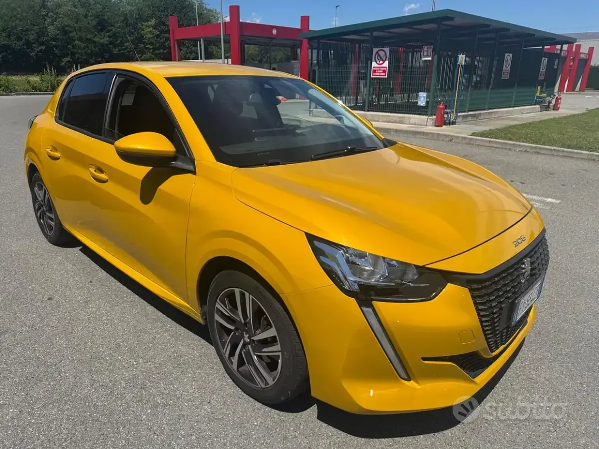 Usata Peugeot 208 Allure 101 CV (74 kW) 2020 Giallo Utilitaria