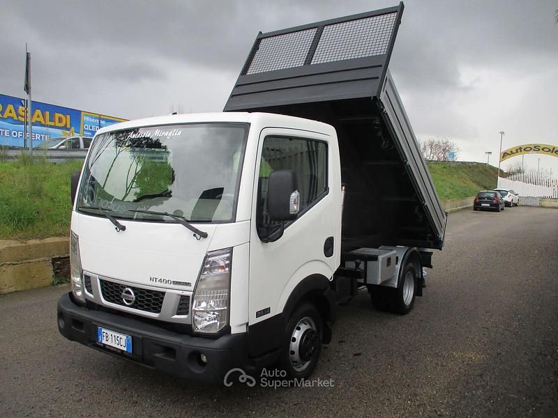 Usata Nissan Cabstar 136 CV (100 kW) 2015 Bianco Pick-up