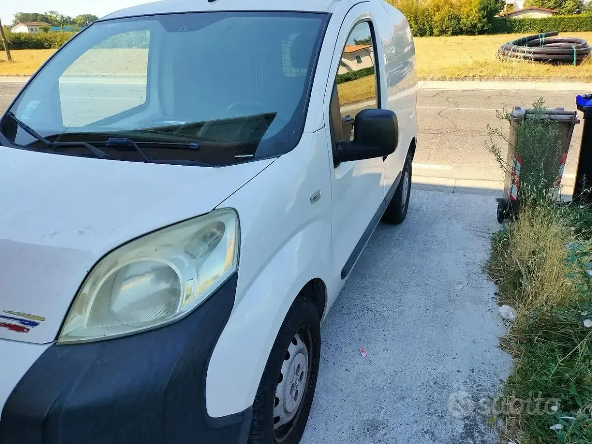 Usata Peugeot Bipper 75 CV (55 kW) 2010 Bianco Monovolume