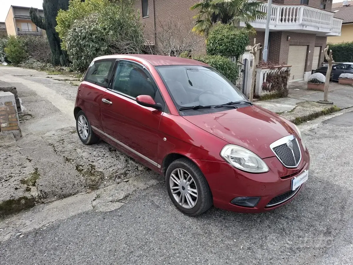 Usata Lancia Ypsilon 75 CV (55 kW) 2009 Nero Utilitaria