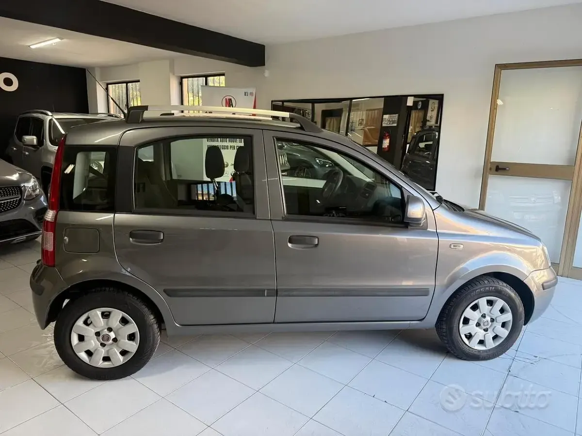 Usata Fiat Panda Dynamic 69 CV (50 kW) 2012 Grigio Utilitaria
