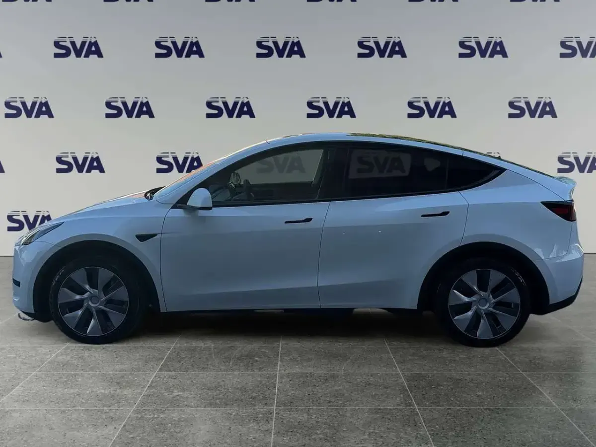 Usata Tesla Model Y RWD 88 kW (120 CV) 2023 Bianco SUV