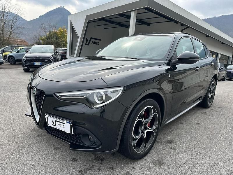 Usata Alfa Romeo Stelvio Ti 210 CV (154 kW) 2022 Nero vulcano metallizzato SUV