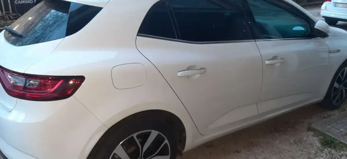 Usata Renault Mégane 140 CV (102 kW) 2019 Bianco Berlina