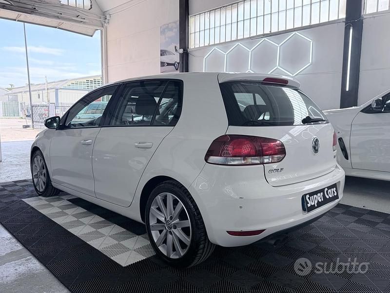 Usata VW Golf VI Highline 122 CV (89 kW) 2011 Bianco Utilitaria