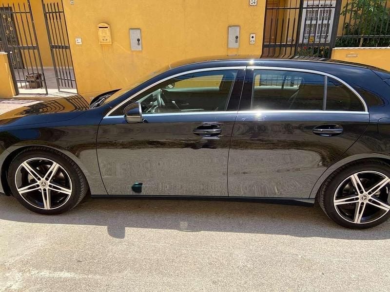 Usata Mercedes A180 116 CV (85 kW) 2019 Nero Berlina