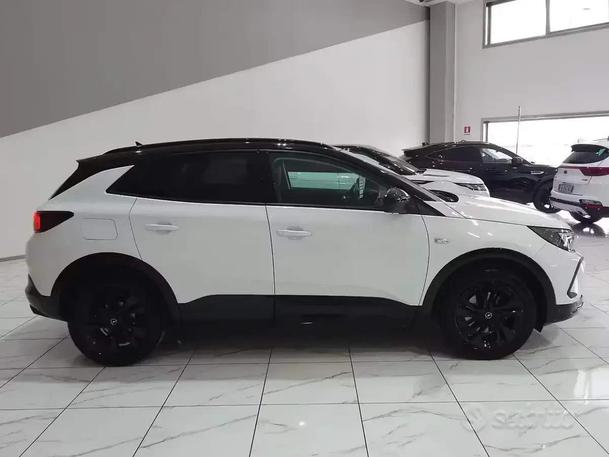 Usata Opel Grandland X GS Line 131 CV (96 kW) 2022 Bianco SUV