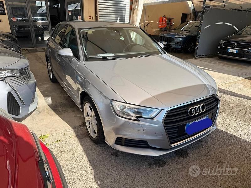 Usata Audi A3 Business 116 CV (85 kW) 2018 Grigio Berlina