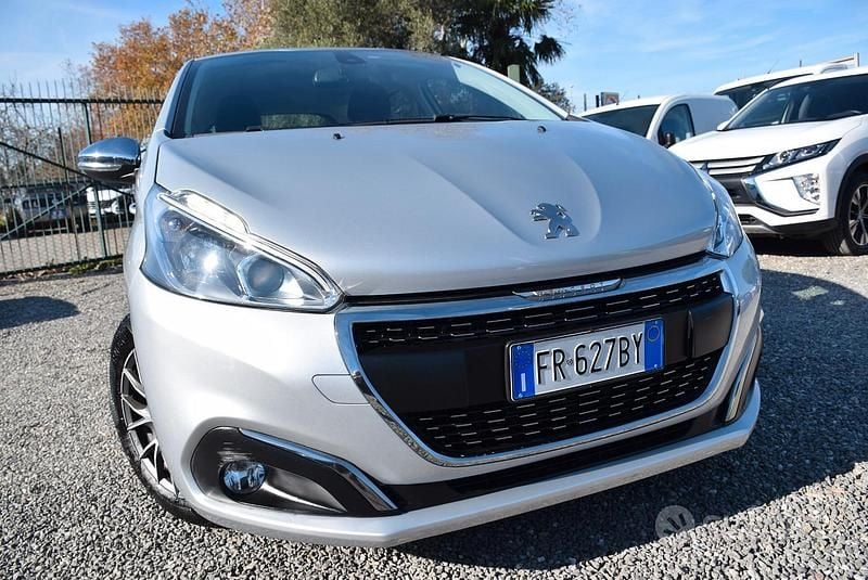 Usata Peugeot 208 Allure 75 CV (55 kW) 2018 Grigio Utilitaria
