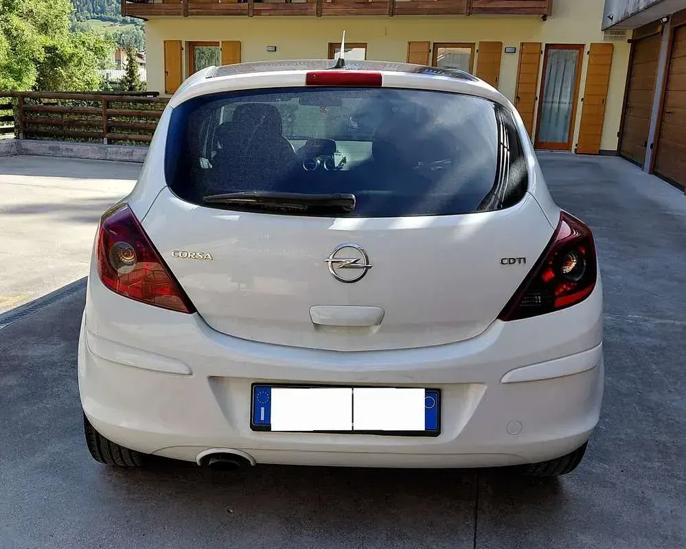 Usata Opel Corsa 95 CV (69 kW) 2015 Bianco Utilitaria