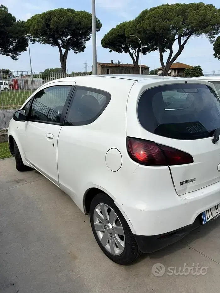 Usata Mitsubishi Colt 75 CV (55 kW) 2009 Bianco Utilitaria