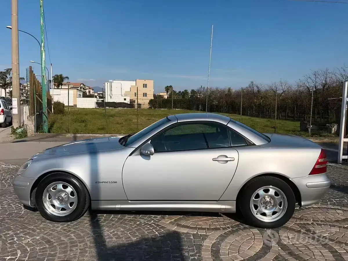 Usata Mercedes SLK200 163 CV (119 kW) 2000 Grigio Cabrio