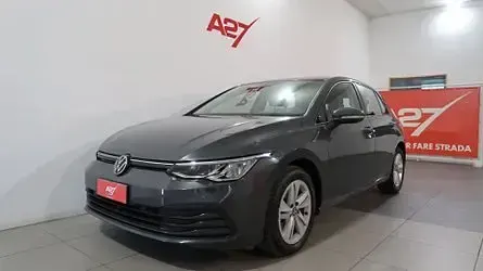 Begagnad VW Golf VIII Style 131 HK (96 kW) 2023 Grå Halvkombi