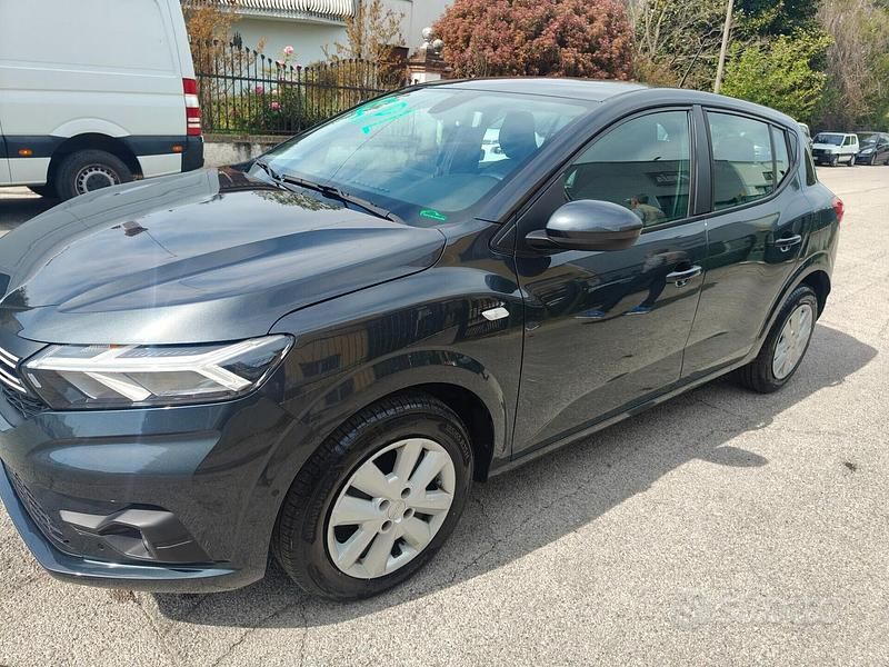 Usata Dacia Sandero 91 CV (66 kW) 2023 Grigio Berlina