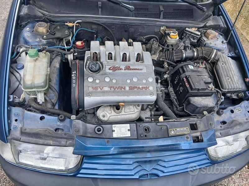 Usata Alfa Romeo 145 103 CV (75 kW) 1998 Blu Utilitaria