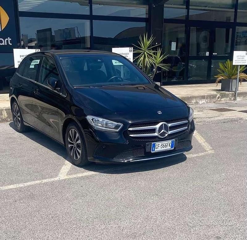 Usata 2021 Mercedes B180 Monovolume | 21.999 € (Super prezzo) - Immagine 1/4