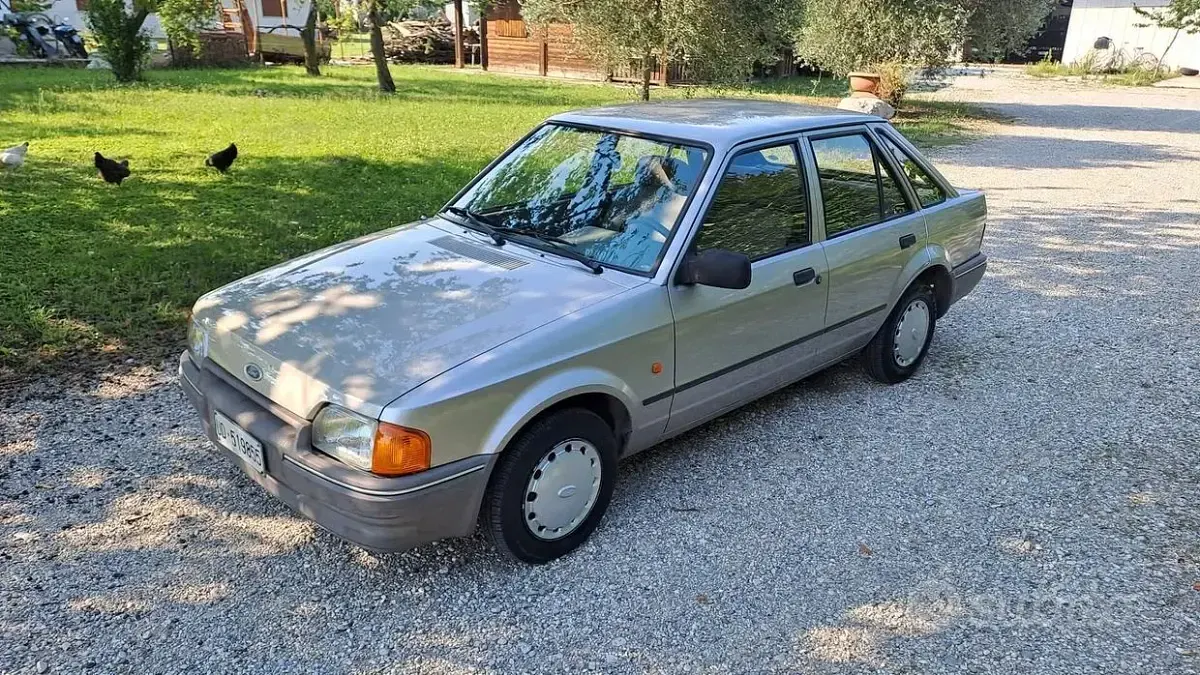 Usata Ford Escort 58 CV (42 kW) 1986 Berlina