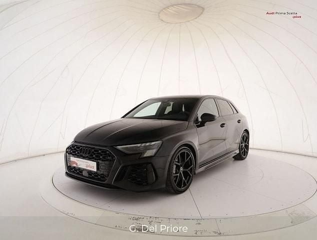 Usata Audi RS3 Sportback Ambiente 400 CV (294 kW) 2024 Nero mythos metallizzato Utilitaria