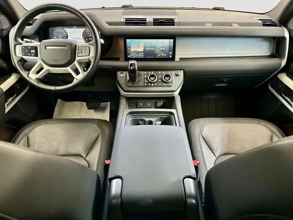 Usata Land Rover Defender SE Dynamic 300 CV (220 kW) 2021 Nero SUV