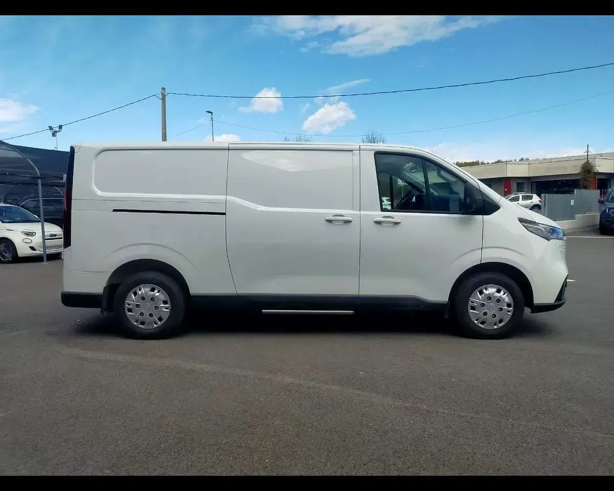 Nuova Maxus V90 150 CV (110 kW) 2026 Bianco Furgone