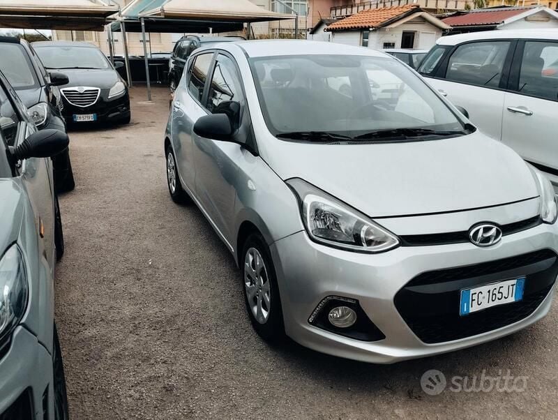 Begagnad Hyundai i10 Edition 69 HK (50 kW) 2016 Grå Halvkombi