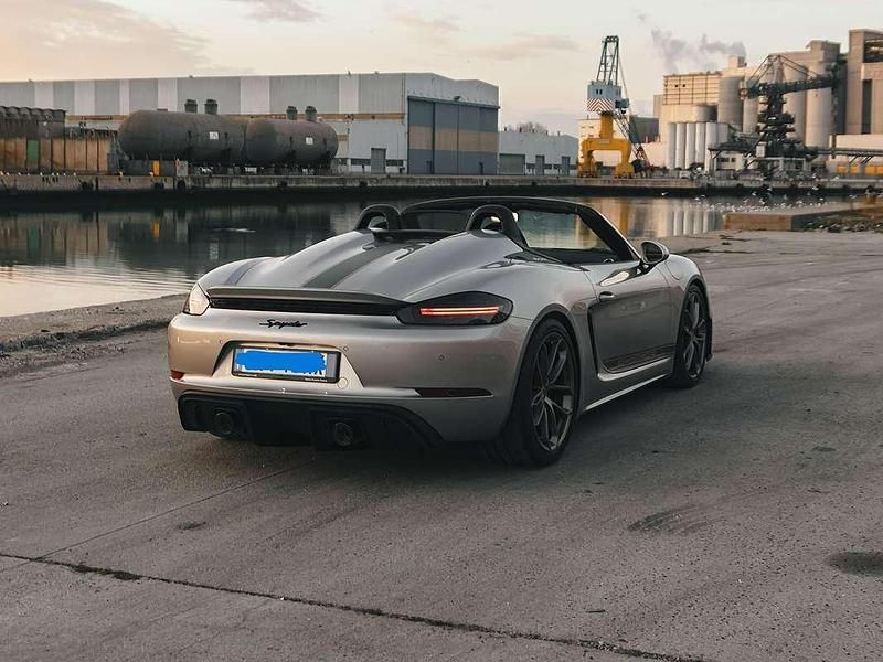 Usata Porsche 718 Spyder 420 CV (308 kW) 2023 Argento Cabrio