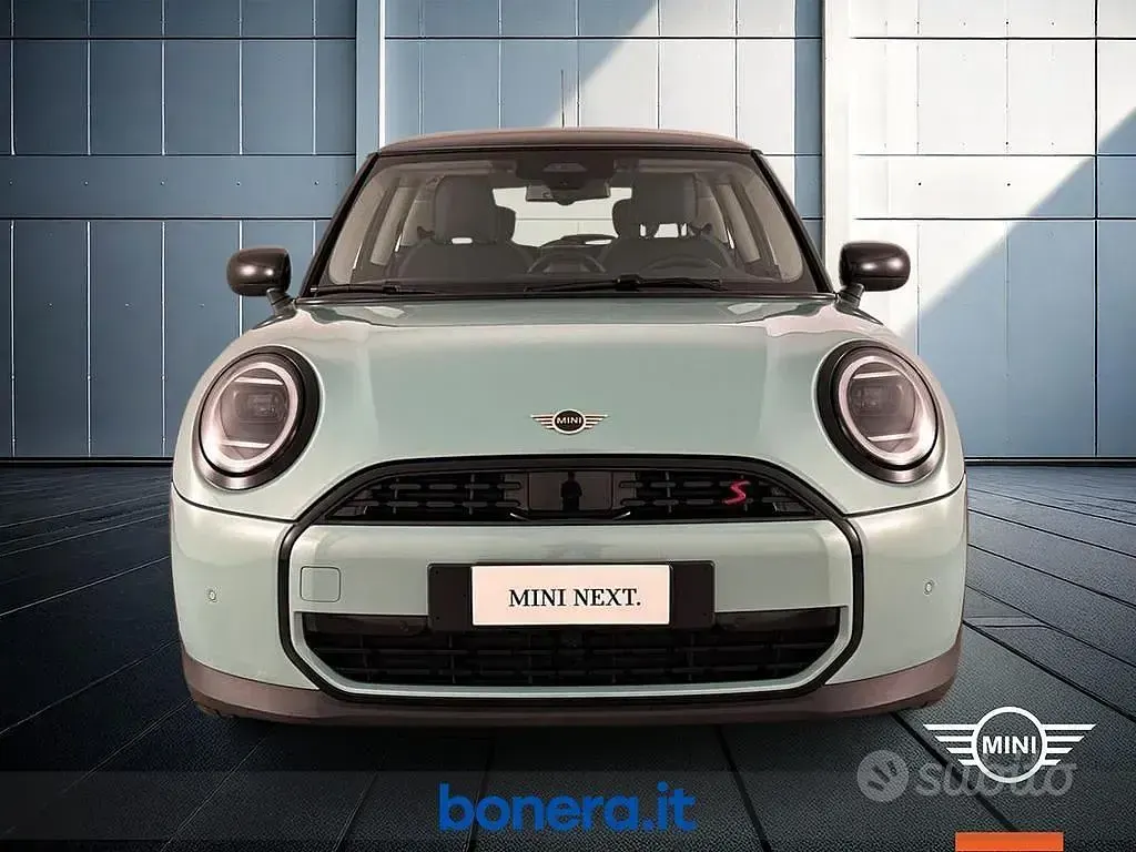 Usata Mini Cooper Classic 204 CV (150 kW) 2024 Grigio Utilitaria